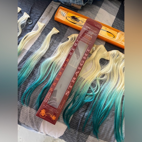 Euronext hair extensions - Picture 4 of 5